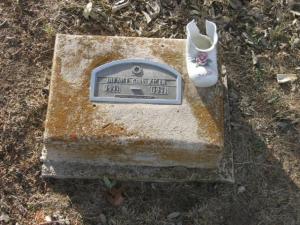 Infant Girl Kiser
